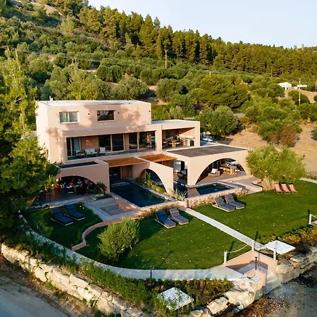 Βίλα Euphoria Villa, 9 Bdrs With Private Pools, Beachfront *