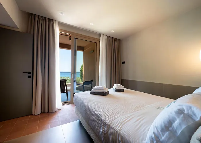 Βίλα Euphoria Villa, 9 Bdrs With Private Pools, Beachfront Καλογριά