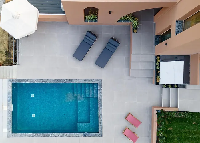 Euphoria Villa, 9 Bdrs With Private Pools, Beachfront Βίλα
