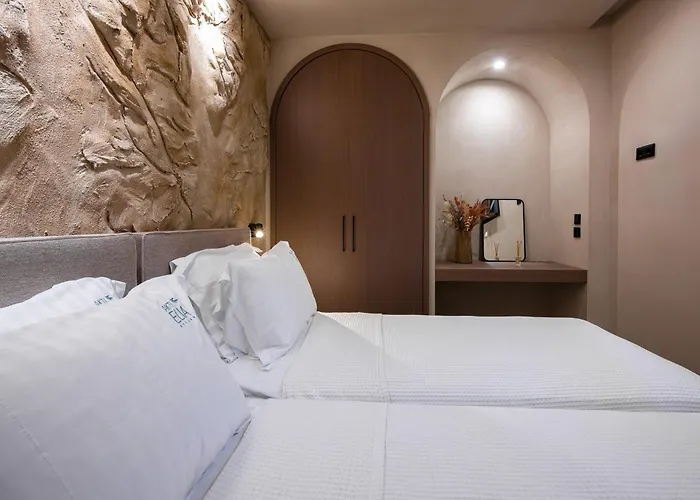 Βίλα Euphoria Villa, 9 Bdrs With Private Pools, Beachfront *
