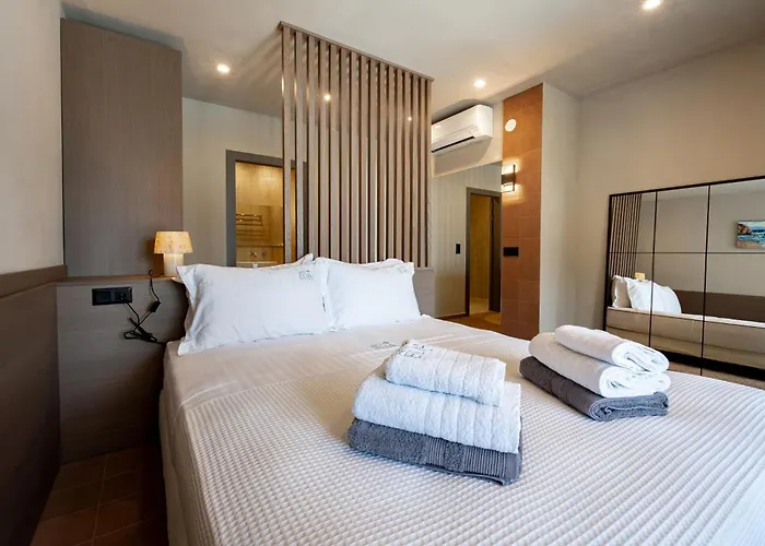 Euphoria Villa, 9 Bdrs With Private Pools, Beachfront Βίλα