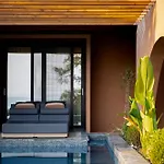 Euphoria Villa, 9 Bdrs With Private Pools, Beachfront