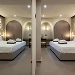 Villa Euphoria Villa, 9 Bdrs With Private Pools, Beachfront *