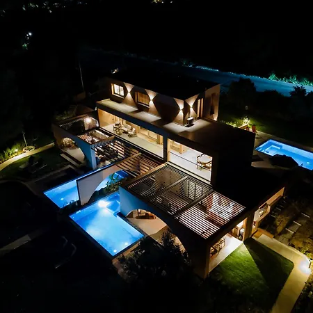 Vila Euphoria Villa, 9 Bdrs With Private Pools, Beachfront Kalogria (Sithonia)