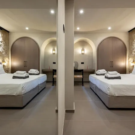 Villa Euphoria Villa, 9 Bdrs With Private Pools, Beachfront *