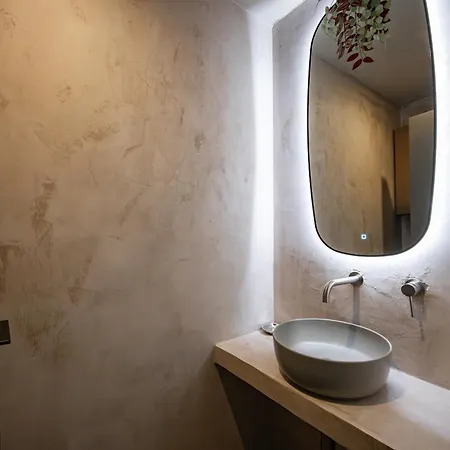 Villa Euphoria Villa, 9 Bdrs With Private Pools, Beachfront *