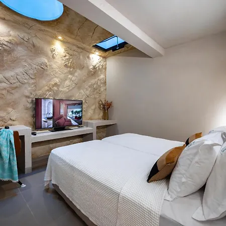 Euphoria Villa, 9 Bdrs With Private Pools, Beachfront Kalogria (Sithonia)