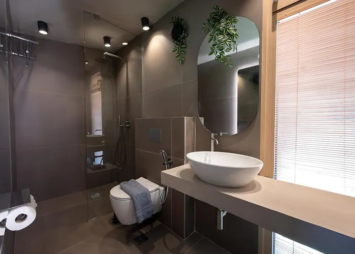 Euphoria Villa, 9 Bdrs With Private Pools, Beachfront Vila
