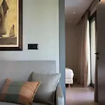 Euphoria Villa, 9 Bdrs With Private Pools, Beachfront