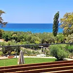 Euphoria Villa, 9 Bdrs With Private Pools, Beachfront Villa Kalogria (Sithonia)