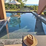 Villa Euphoria Villa, 9 Bdrs With Private Pools, Beachfront