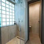 Villa Euphoria Villa, 9 Bdrs With Private Pools, Beachfront *