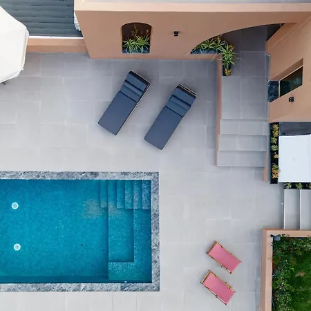 Euphoria Villa, 9 Bdrs With Private Pools, Beachfront 빌라