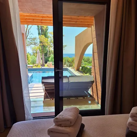 Euphoria Villa, 9 Bdrs With Private Pools, Beachfront * 칼로그리아