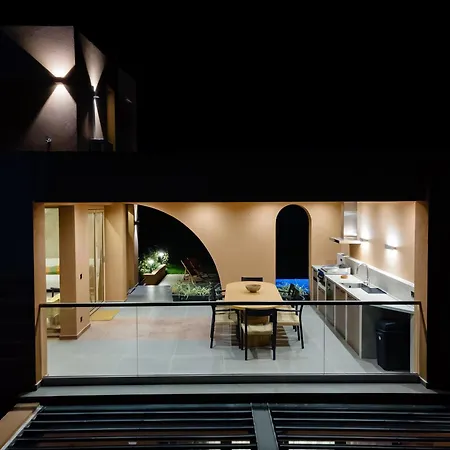 Euphoria Villa, 9 Bdrs With Private Pools, Beachfront 빌라 *