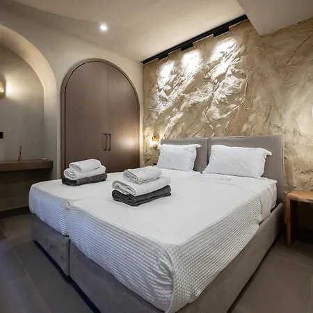 Euphoria Villa, 9 Bdrs With Private Pools, Beachfront 칼로그리아