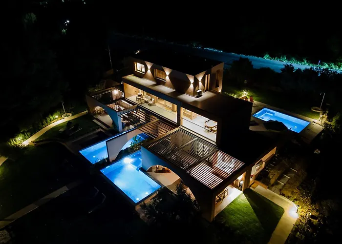 Villa Euphoria Villa, 9 Bdrs With Private Pools, Beachfront Kalogria (Sithonia)